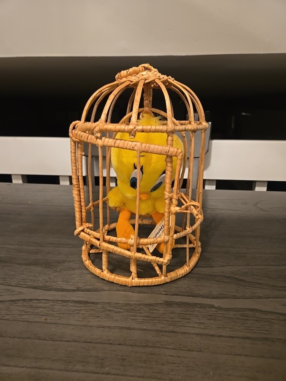 Vintage 1999 Plush Tweety Bird Six Flags Looney Toons Warner Bros. Wicker Cage